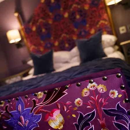 The Castle 3*