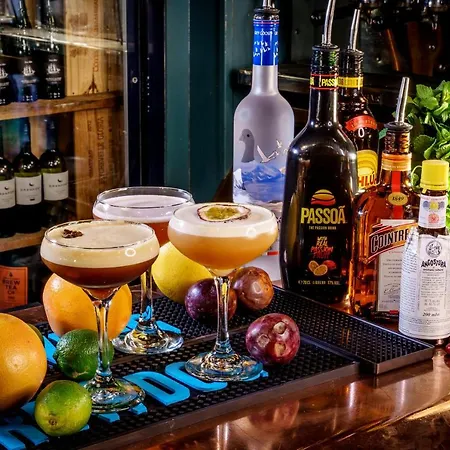 Han/Misafirhane The Castle