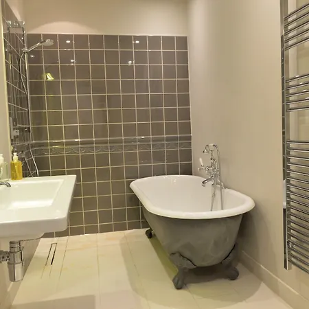 The Castle Han/Misafirhane