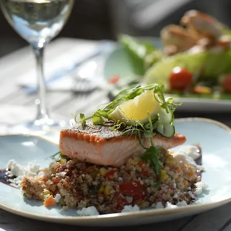 Han/Misafirhane The Castle